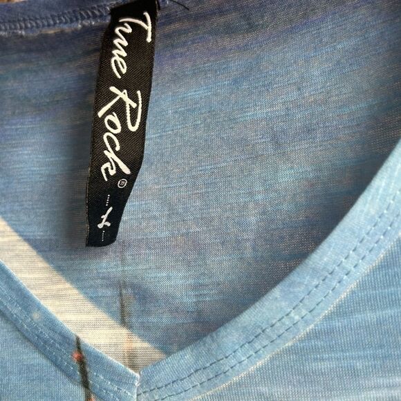 TRUE ROCK Cityscape V-Neck Tee - Blue and White L - Picture 2 of 16